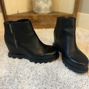 Sorel Joan of Arctic Wedge ll zip bootie